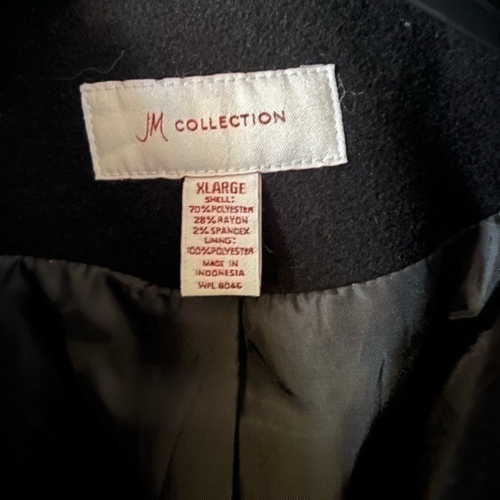 JM Collection, woman’s polyester 3 button down co… - image 2